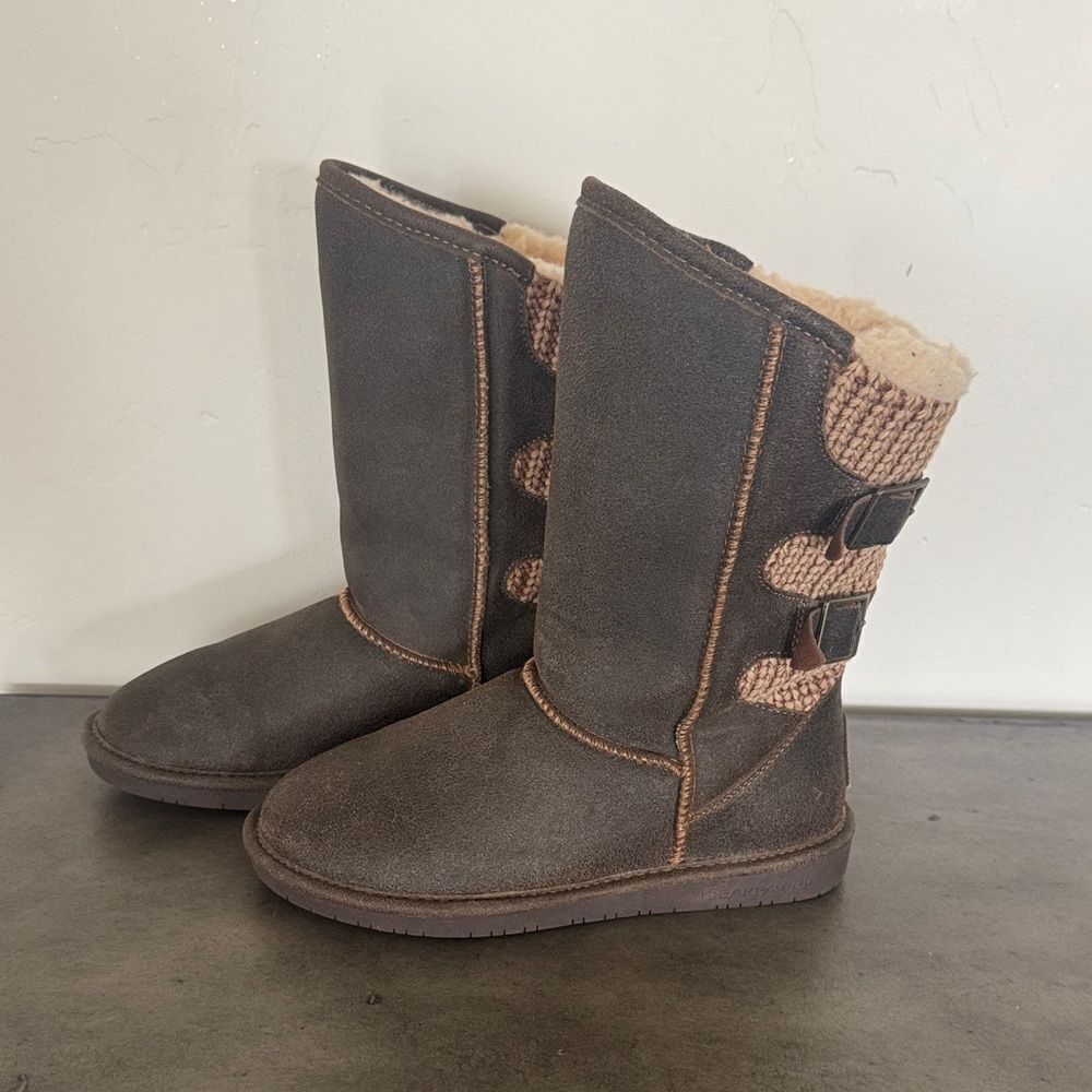 BEARPAW Boshie Chestnut Classic Suede Slip On Boots Comfortable Women’s Size 8